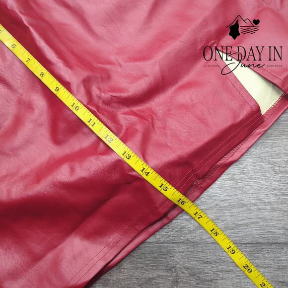 Lulus Faux Leather Mini Skirt Size S - Picture 4 of 5